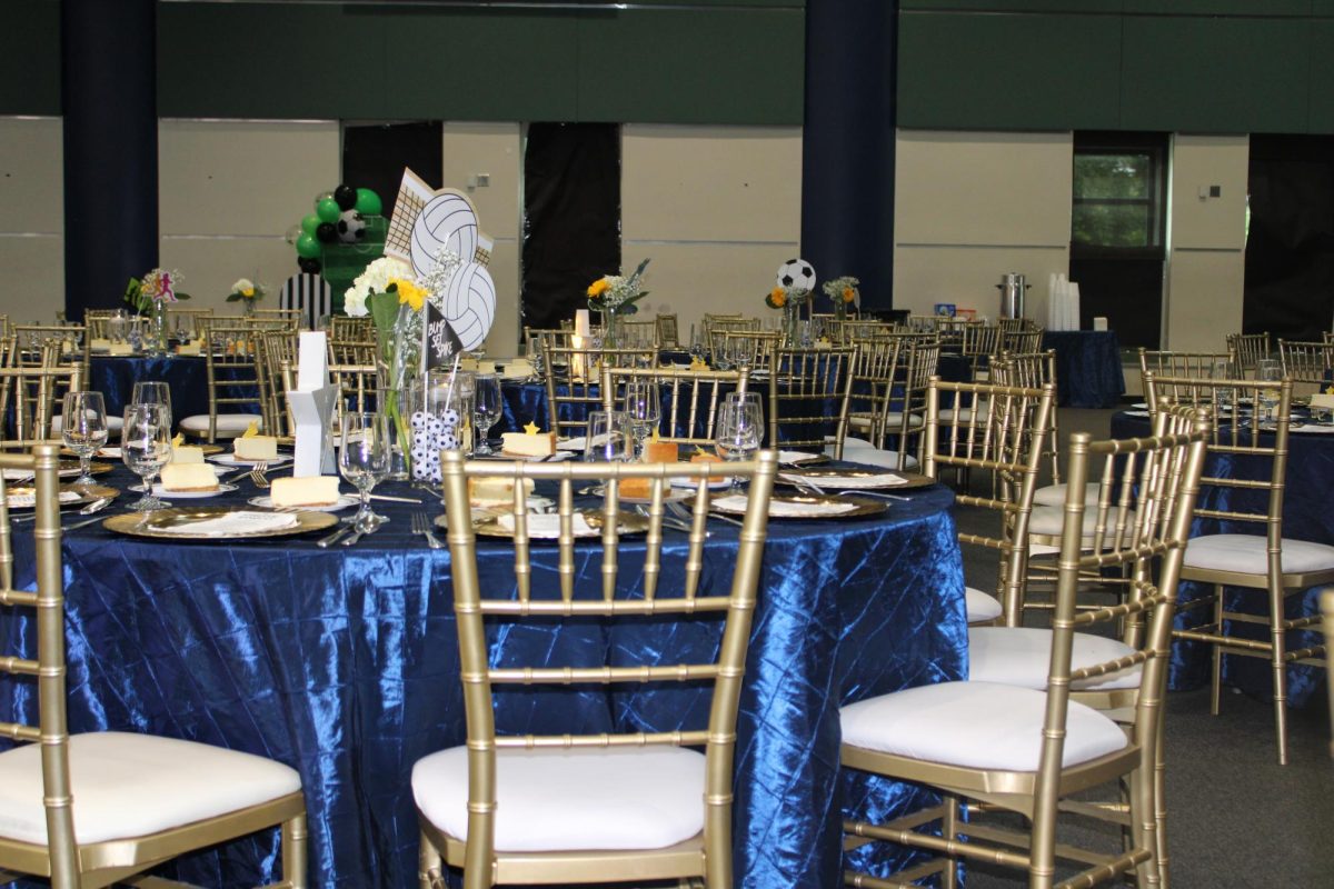A view of the tables at the Athletic Banquet 2025.